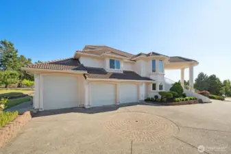 3 Car Garage