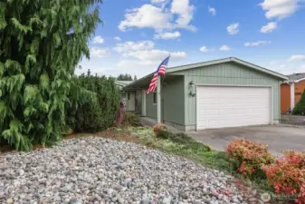 Easy care front yard