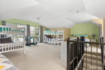 3rd floor Loft