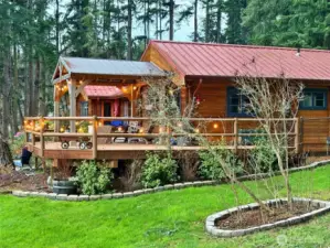 Covered BBQ weather all year around under.this wonderful Pavilion!