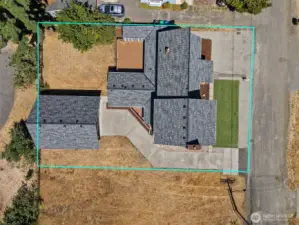 Living in the South Capitol neighborhood is like stepping into a piece of Olympia’s history. With its rich heritage, historic homes, and charming streets, this area is a treasure trove of character. From the proximity to the iconic Capitol grounds to the walkability to local cafes and parks, South Capitol offers a lifestyle that combines old-world charm with modern-day convenience. It’s a neighborhood that invites you to slow down, enjoy the beauty, and make lasting memories.