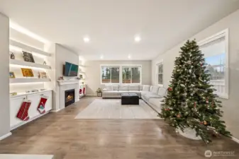 Enormous living room with gas fireplace & built ins