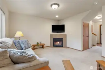 Light and bright spacious living room!