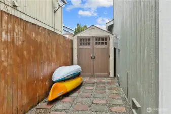 Side yard & shed offer additional storage!