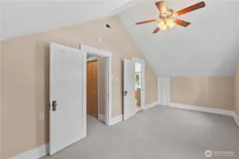 Upstairs primary bedroom