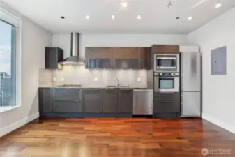 Kitchen & appliances.