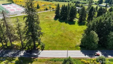 The property provides easy access from two points.