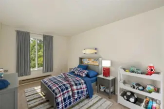 Large 2nd bedroom