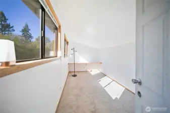 Garage office/bonus room.