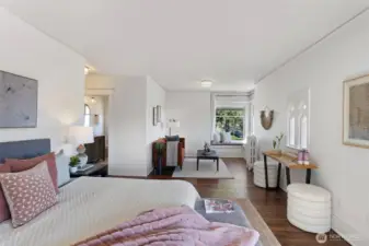 Spacious Primary suite with partial views of Lake WA, Cascades and Mt. Rainier!