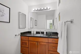 Powder room 1/2 Bath
