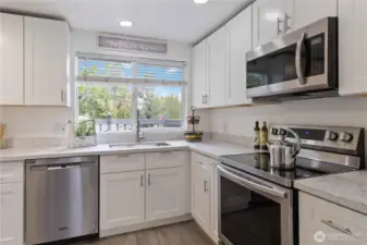 All appliances stay!