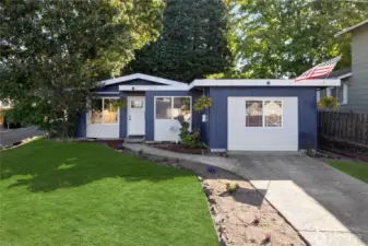 This fully updated 4 bedroom rambler in North Tacoma is move in ready!