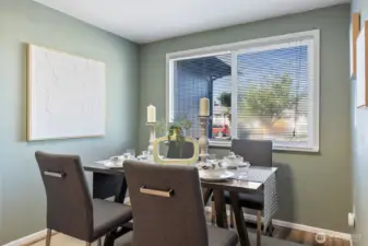 Dining room is lovely!