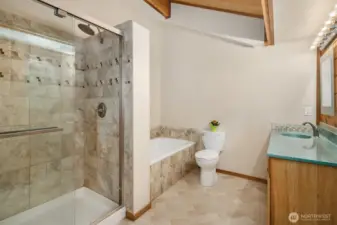 Full ensuite bathroom off of bedroom.