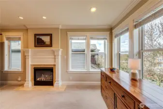 Peekaboo Water View, depending on the weather