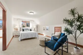 2nd bedroom (upstairs)