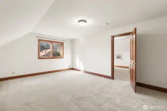 extra room off of 2nd bedroom