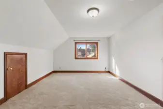 extra room off of 2nd bedroom