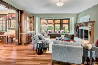 Open kitchen, living and dining area. Great for entertaining.