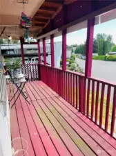 relaxing deck overlooking seatac airport