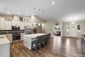 ~Stunning Kitchen with Large Island~