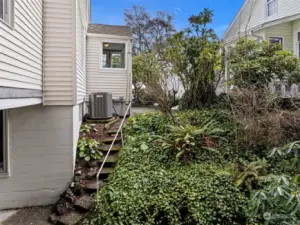 Side yard with 2019 heat pump.