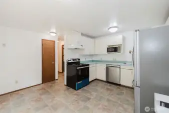 This 2nd kitchen offers both style and function, perfect for a duplex setup or as an additional cooking space for larger gatherings and everyday convenience.
