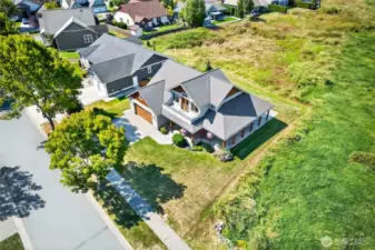 End unit, privacy from neighbors