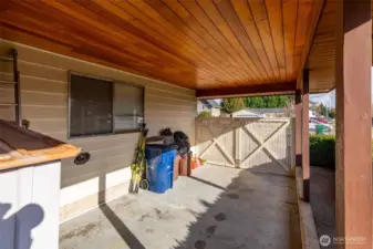 Covered, fully enclosed boat/rv parking.