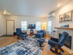 Entry from front porch to living room