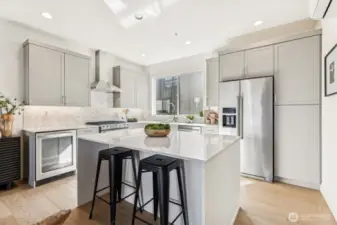 Chefs Kitchen with beautiful quartz island - perfect for brunch.
