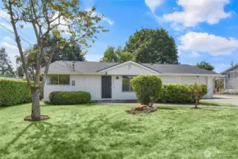 An Affordable Rambler!  Mid Century Modern