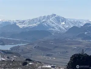 Adventure at Your Doorstep-Proximity to Lake Chelan, hunting grounds and the abundant wildlife here ensures endless recreational opportunities