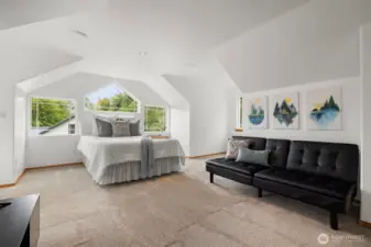 Possible 4th bedroom or Rec room.