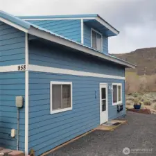 Side entry to the house.