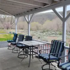 Lower deck to entertaining