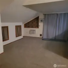 Upper bedroom