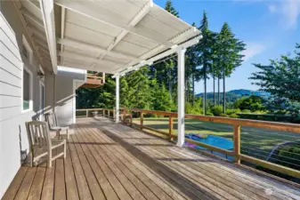 BACK DECK | Remote operated louvered pergola