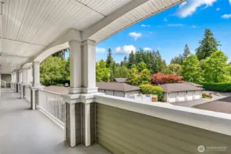 Great location close to Boeing, Paine Field, major shopping centers, I5 and public transportation.