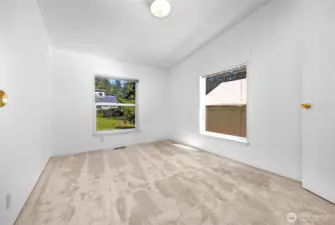 Bedroom #3 (NE Corner)