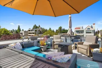 Furniture comes with the listing!