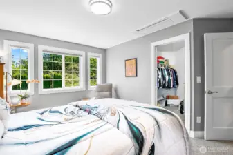 Guest room with walk in closet