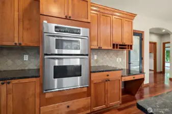 Convection oven with convection microwave