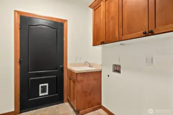 Main level mud room with laundry
