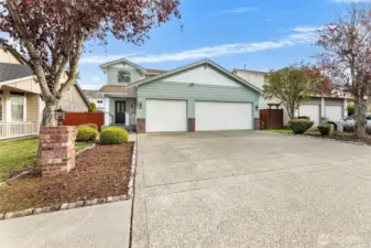 Oversized driveway with a 3-car garage!