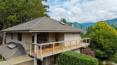 Brand new composite deck and railing.