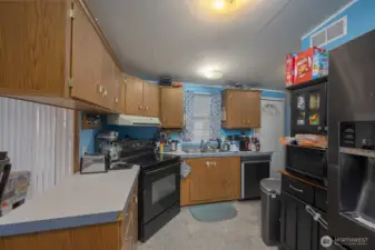 All Kitchen Appliances Included