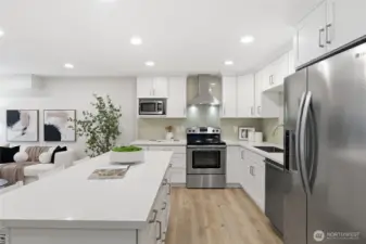 Designer kitchen: Professionally designed custom cabinets and island with quartz countertops