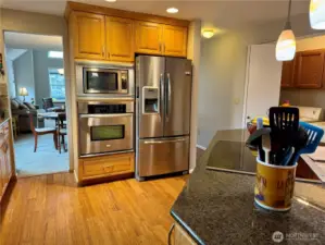 Stainless Steel appliances all stay!